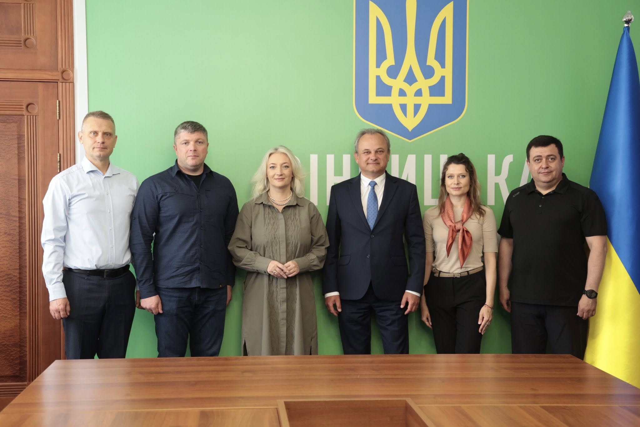 Перший заступник Начальника ОВА Наталя Заболотна, заступники начальника ОВА Андрій Кавунець та Олександр Піщик, директор Департаменту міжнародного співробітництва та регіонального розвитку ОВА Ігор Цехановський, а також представники делегації Лодзького воєводства Республіки Польща